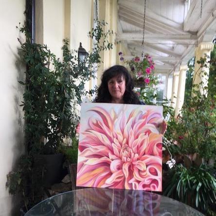 Anita nowinska with peach labyrinth dahlia flower painting